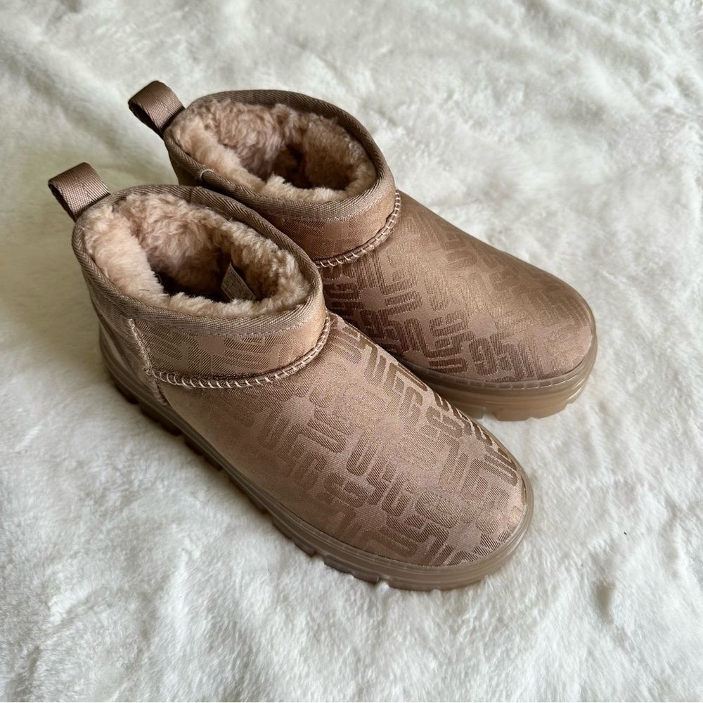 UGG Classic Ultra Mini Monogram Boots Women’s Size 5 - Picture 2 of 14